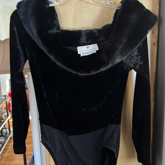 Black velvet faux collar body suit large - Picture 1 of 4
